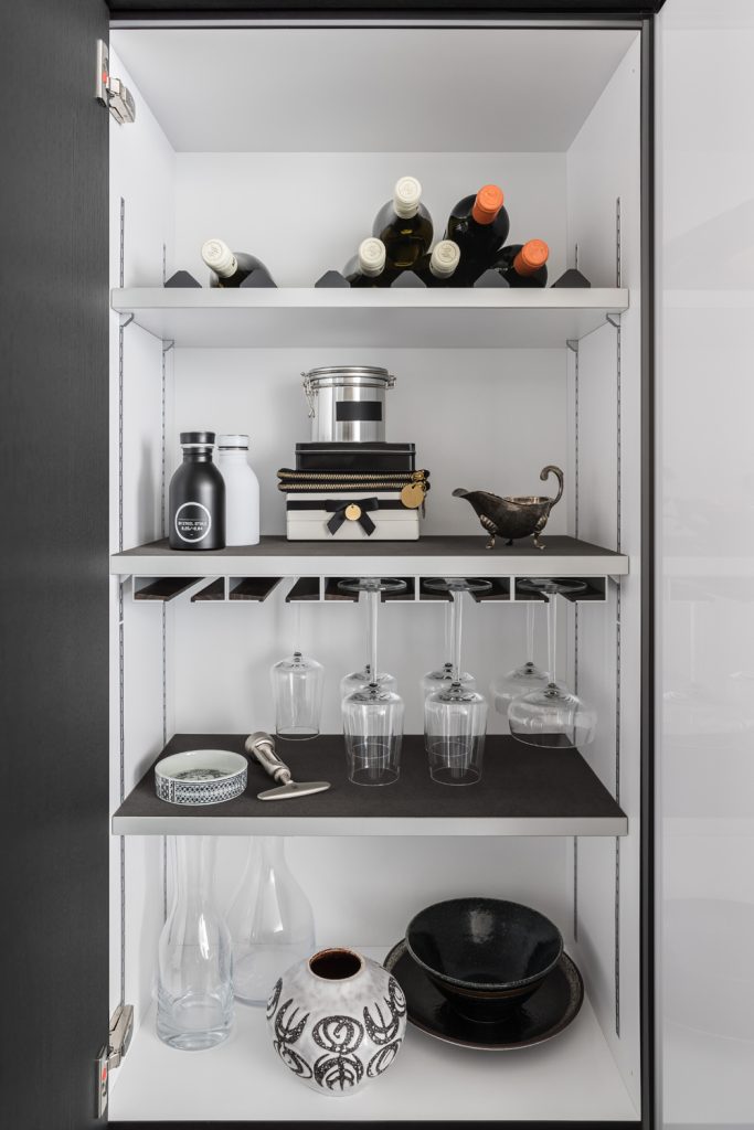 SieMatic: MultiMatic by Designstudio speziell® – Halterungen für Gläser und Fixierungskeile für Flaschen